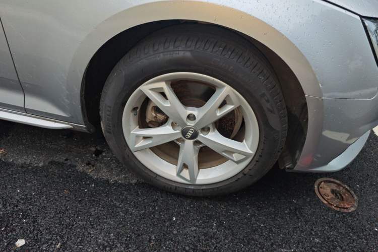 Used Audi A4L 2017 Plus 40 TFSI Ambition Model Right Front Wheel Hub