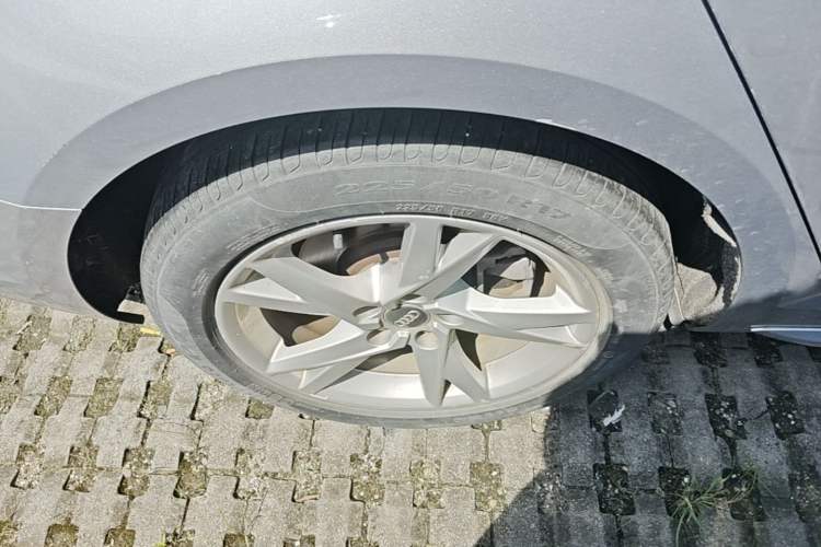 Used Audi A4L 2017 40 TFSI Ambition Edition Right Rear Wheel Hub