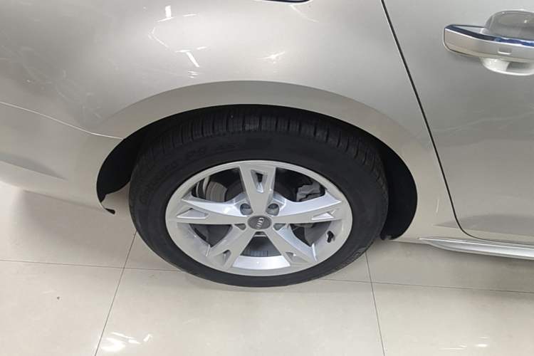 Used Audi A4L 2017 Plus 40 TFSI Fashion Model Right Rear Wheel Hub