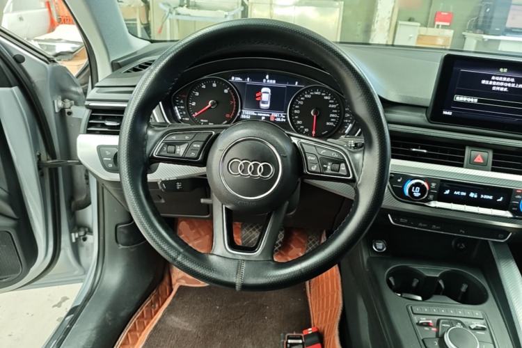 Used Audi A4L 2017 40 TFSI Fashion Model Steering Wheel
