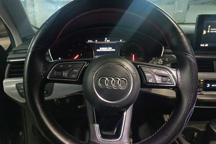 Used Audi A4L 2017 40 TFSI Fashion Model Steering Wheel