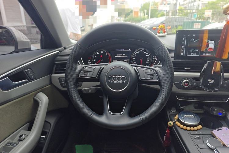Used Audi A4L 2017 Plus 40 TFSI Ambition Model Steering Wheel