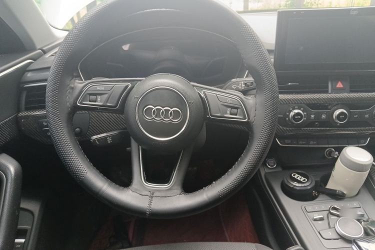 Used Audi A4L 2017 Plus 40 TFSI Ambition Model Steering Wheel