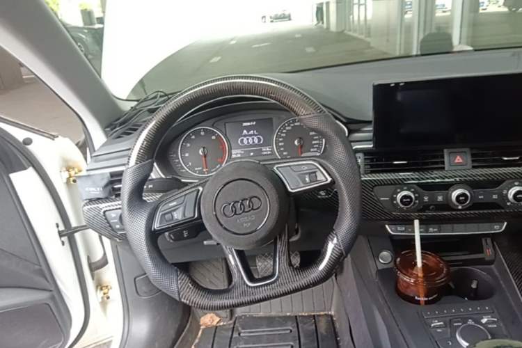 Used Audi A4L 2017 40 TFSI Ambition Edition Steering Wheel