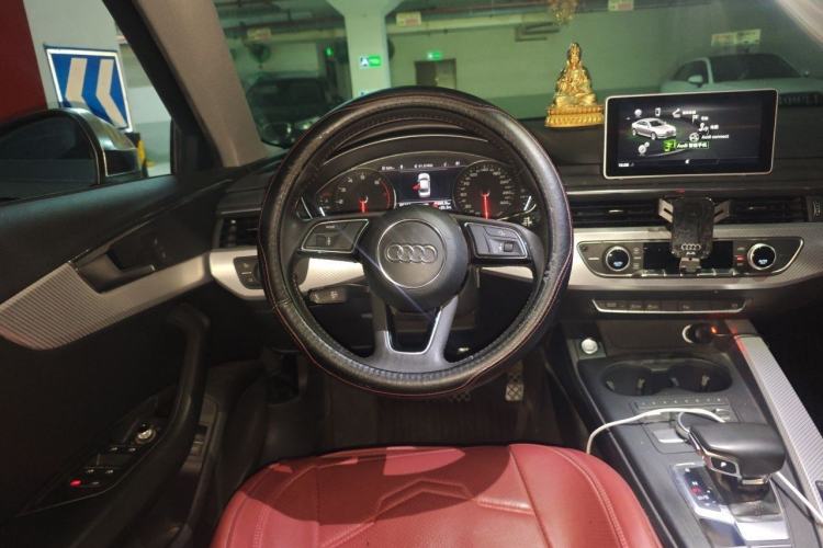 Used Audi A4L 2017 Plus 40 TFSI Fashion Model Steering Wheel