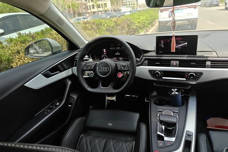 Used Audi A4L 2017 45 TFSI quattro Sport Edition Steering Wheel