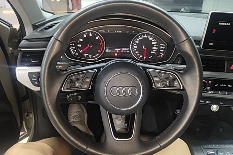 Used Audi A4L 2017 Plus 40 TFSI Fashion Model Steering Wheel