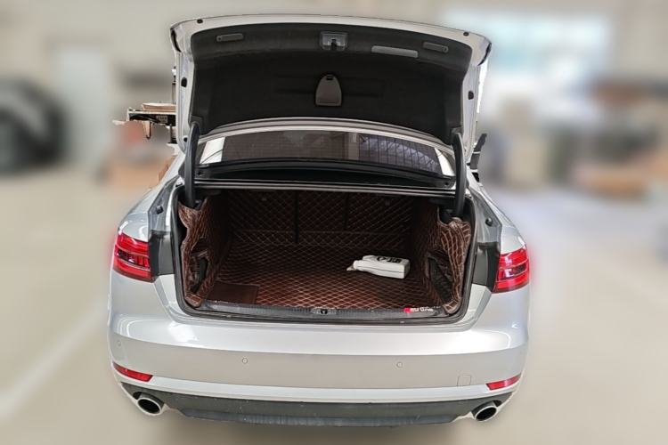 Used Audi A4L 2017 40 TFSI Fashion Model Trunk