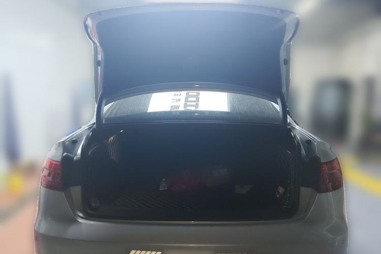 Used Audi A4L 2017 Plus 40 TFSI Fashion Model Trunk
