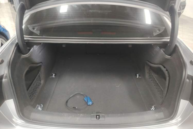 Used Audi A4L 2017 40 TFSI Fashion Model Trunk