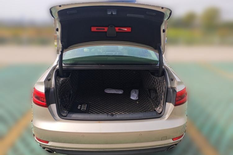 Used Audi A4L 2017 Plus 40 TFSI Fashion Model Trunk