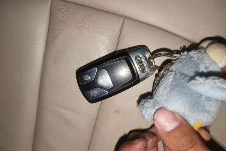Used Audi A4L 2017 Plus 45 TFSI quattro Sport model Vehicle Key