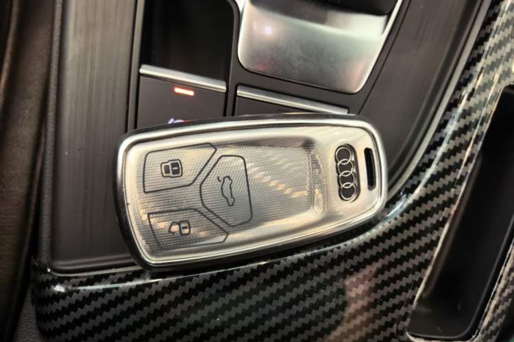 Used Audi A4L 2017 40 TFSI Ambition Edition Vehicle Key