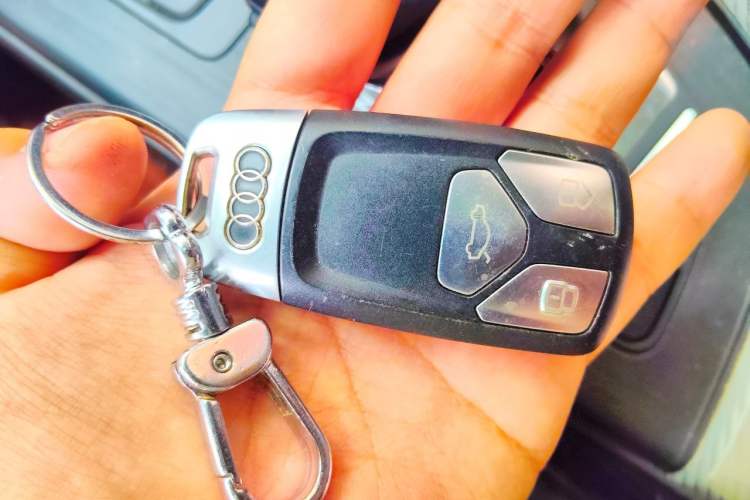 Used Audi A4L 2017 40 TFSI Fashion Model Vehicle Key