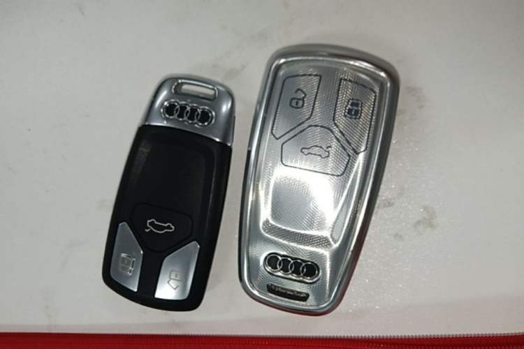 Used Audi A4L 2017 40 TFSI Ambition Edition Vehicle Key