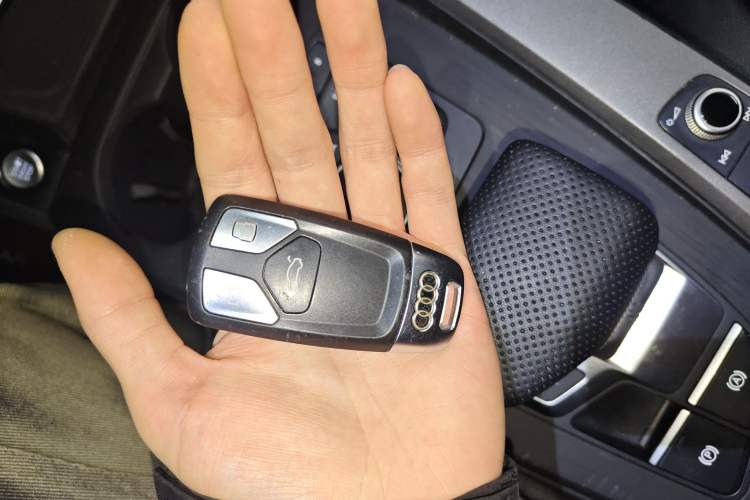 Used Audi A4L 2017 Plus 40 TFSI Ambition Model Vehicle Key