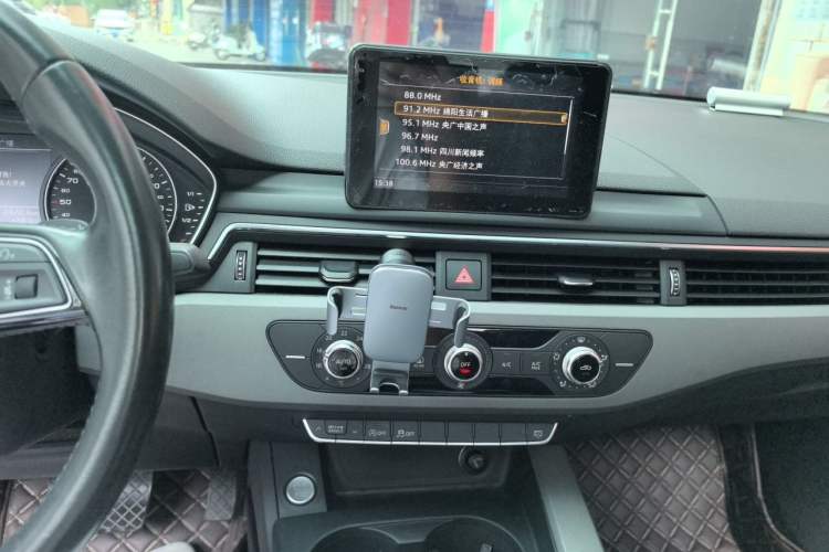 Used Audi A4L 2017 Plus 40 TFSI Ambition Model Audio And AC Panel