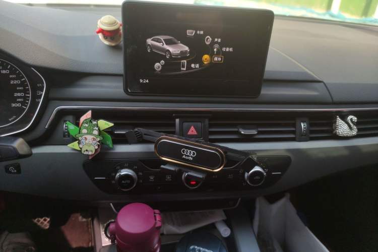 Used Audi A4L 2017 Plus 40 TFSI Ambition Model Audio And AC Panel