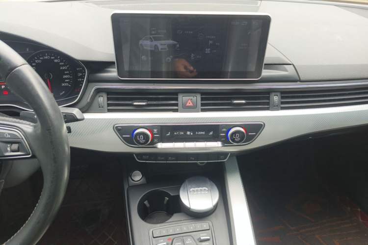 Used Audi A4L 2017 40 TFSI Fashion Model Audio And AC Panel