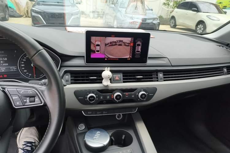 Used Audi A4L 2017 Plus 40 TFSI Ambition Model Audio And AC Panel