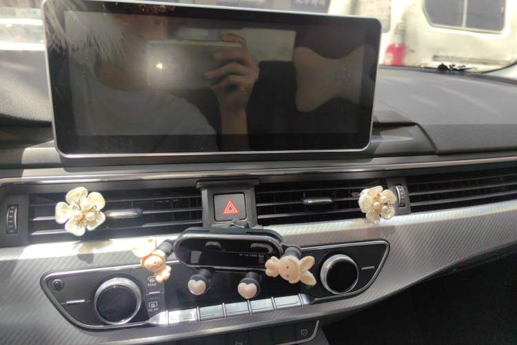 Used Audi A4L 2017 40 TFSI Fashion Model Audio And AC Panel