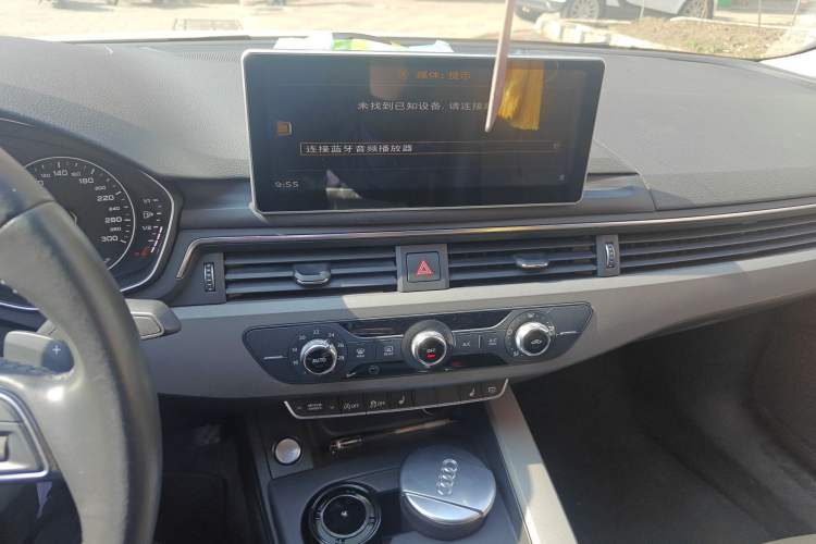 Used Audi A4L 2017 Plus 40 TFSI Ambition Model Audio And AC Panel