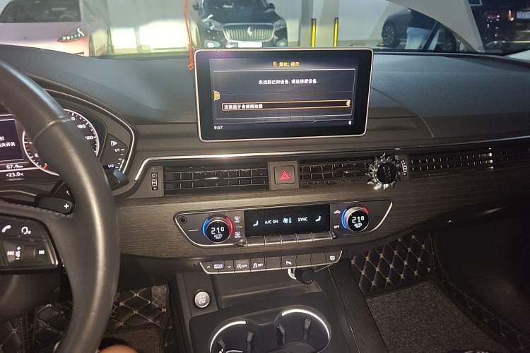 Used Audi A4L 2017 40 TFSI Style Edition Audio And AC Panel