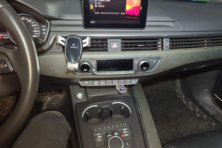 Used Audi A4L 2017 40 TFSI Style Edition Audio And AC Panel