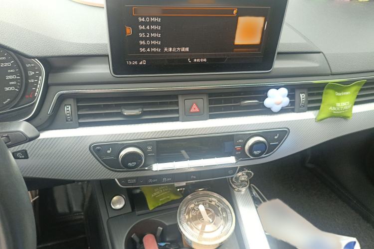 Used Audi A4L 2017 Plus 40 TFSI Fashion Model Audio And AC Panel