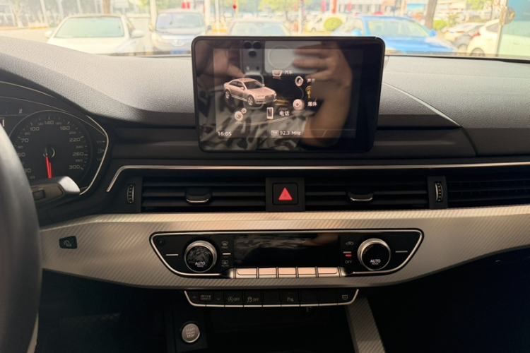 Used Audi A4L 2017 40 TFSI Fashion Model Audio And AC Panel