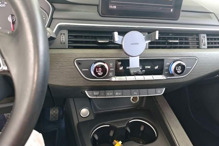 Used Audi A4L 2017 40 TFSI Style Edition Audio And AC Panel