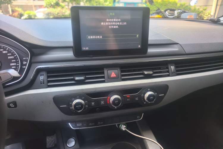 Used Audi A4L 2017 40 TFSI Ambition Edition Audio And AC Panel