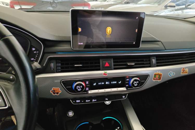 Used Audi A4L 2017 40 TFSI Fashion Model Audio And AC Panel