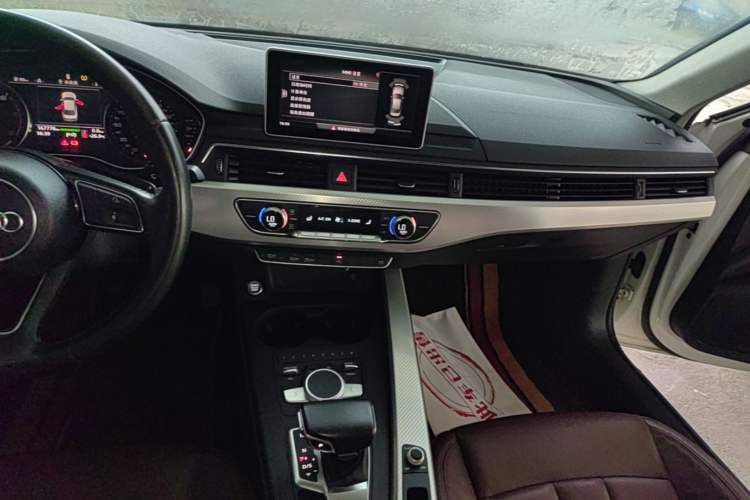 Used Audi A4L 2017 Plus 40 TFSI Fashion Model Audio And AC Panel