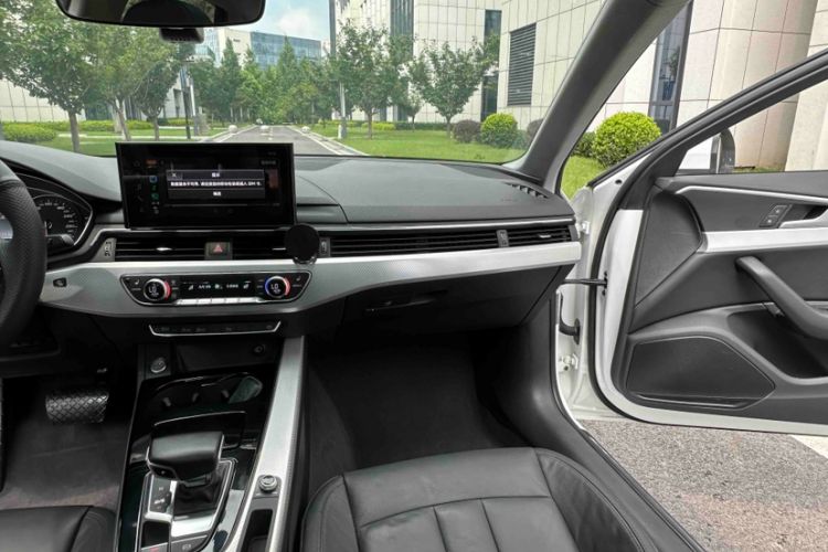 Used Audi A4L 2017 40 TFSI Fashion Model Audio And AC Panel