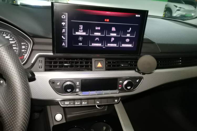 Used Audi A4L 2017 40 TFSI Fashion Model Audio And AC Panel