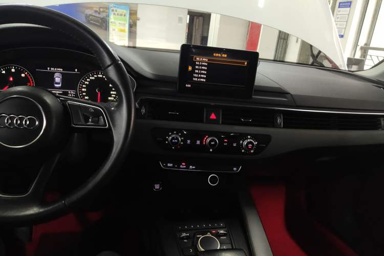 Used Audi A4L 2017 40 TFSI Ambition Edition Audio And AC Panel
