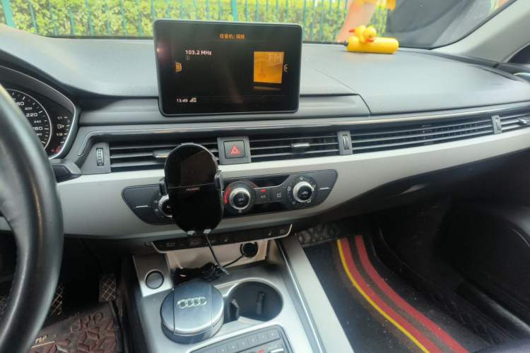 Used Audi A4L 2017 Plus 40 TFSI Ambition Model Audio And AC Panel