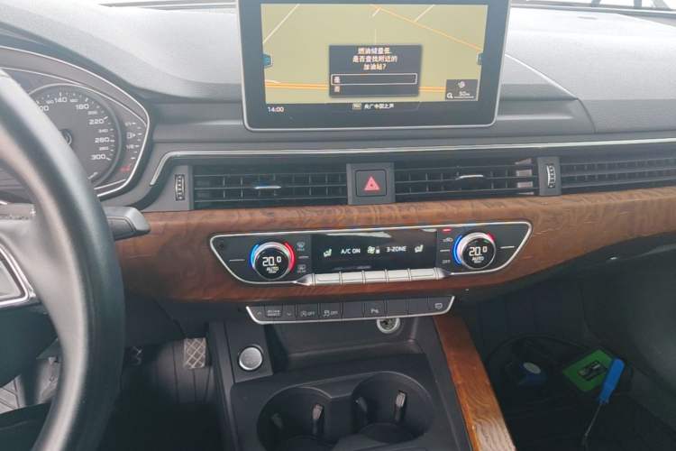 Used Audi A4L 2017 Plus 40 TFSI Fashion Model Audio And AC Panel