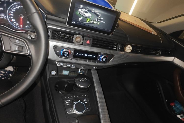 Used Audi A4L 2017 40 TFSI Fashion Model Audio And AC Panel