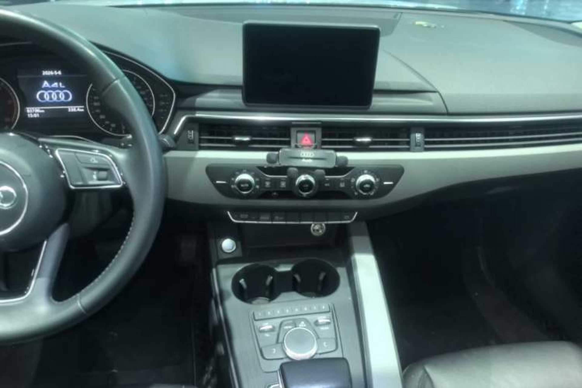 Used Audi A4L 2017 40 TFSI Ambition Edition Audio And AC Panel