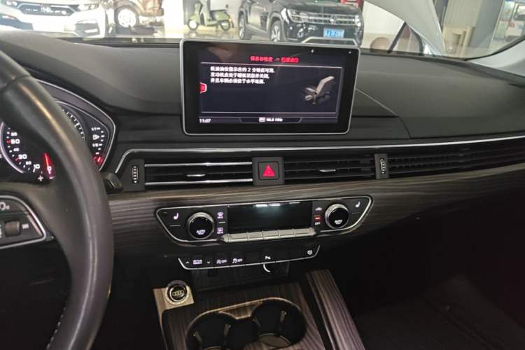 Used Audi A4L 2017 Plus 40 TFSI Fashion Model Audio And AC Panel