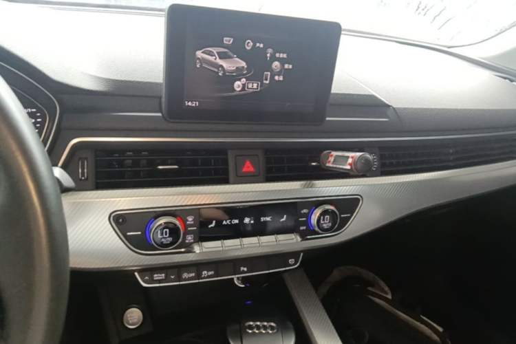 Used Audi A4L 2017 40 TFSI Fashion Model Audio And AC Panel