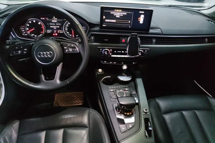 Used Audi A4L 2017 40 TFSI Style Edition Audio And AC Panel