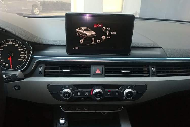 Used Audi A4L 2017 Plus 40 TFSI Ambition Model Audio And AC Panel