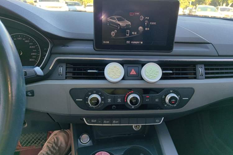 Used Audi A4L 2017 Plus 40 TFSI Ambition Model Audio And AC Panel
