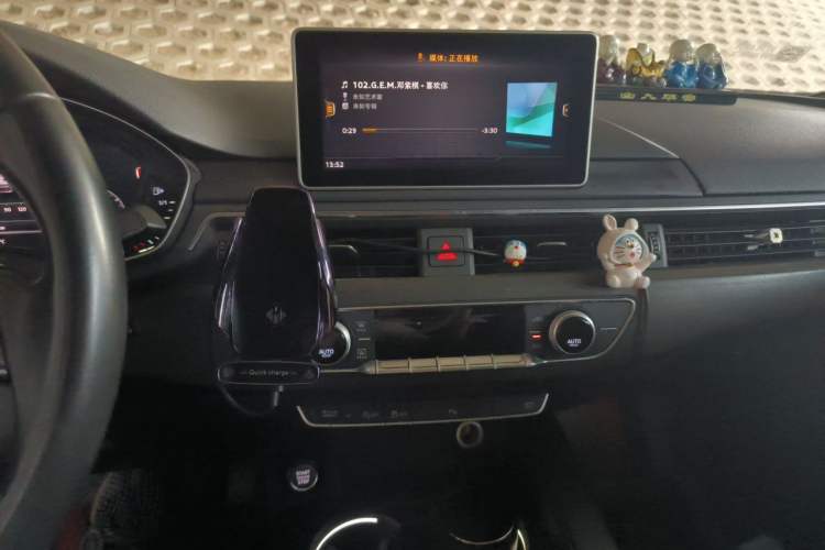 Used Audi A4L 2017 40 TFSI Style Edition Audio And AC Panel