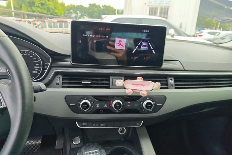Used Audi A4L 2017 Plus 40 TFSI Ambition Model Audio And AC Panel