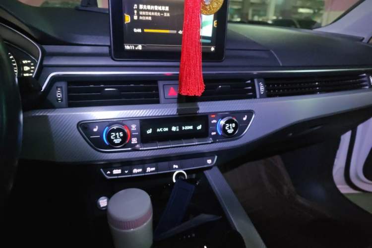 Used Audi A4L 2017 40 TFSI Fashion Model Audio And AC Panel