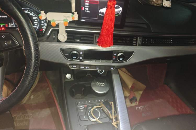 Used Audi A4L 2017 Plus 40 TFSI Fashion Model Audio And AC Panel